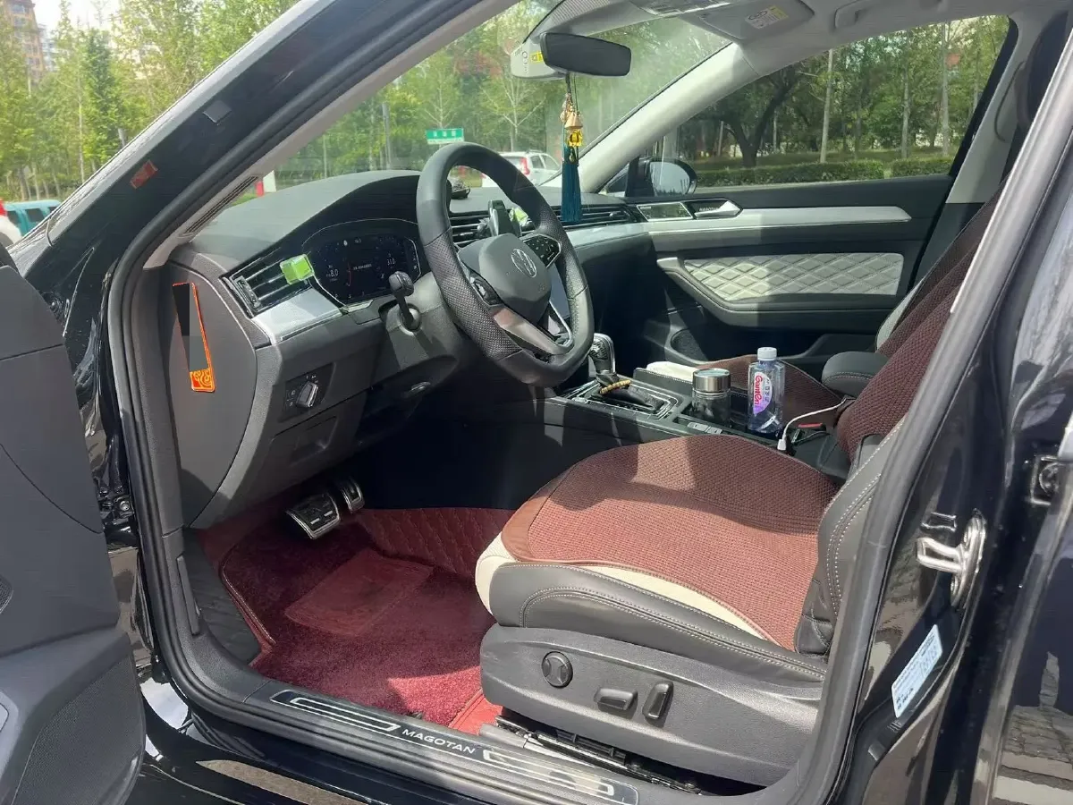 2023 Volkswagen Magotan 2.0T 186HP L4 7DCT,autocango,china used car exporter,china ev exporter,chinese used car exporter,chinese used ev exporter