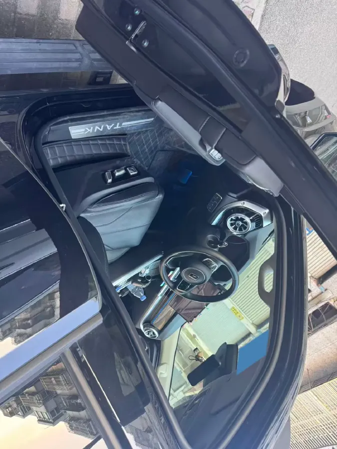 2024 Tank 400 2.0T 252HP L4 9AT PHEV 36.7/37.1KWH,autocango,china used car exporter,china ev exporter,chinese used car exporter,chinese used ev exporter
