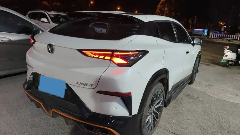2022 ChangAn UNI-T 1.5T 188HP L4 7DCT,autocango,china used car exporter,china ev exporter,chinese used car exporter,chinese used ev exporter