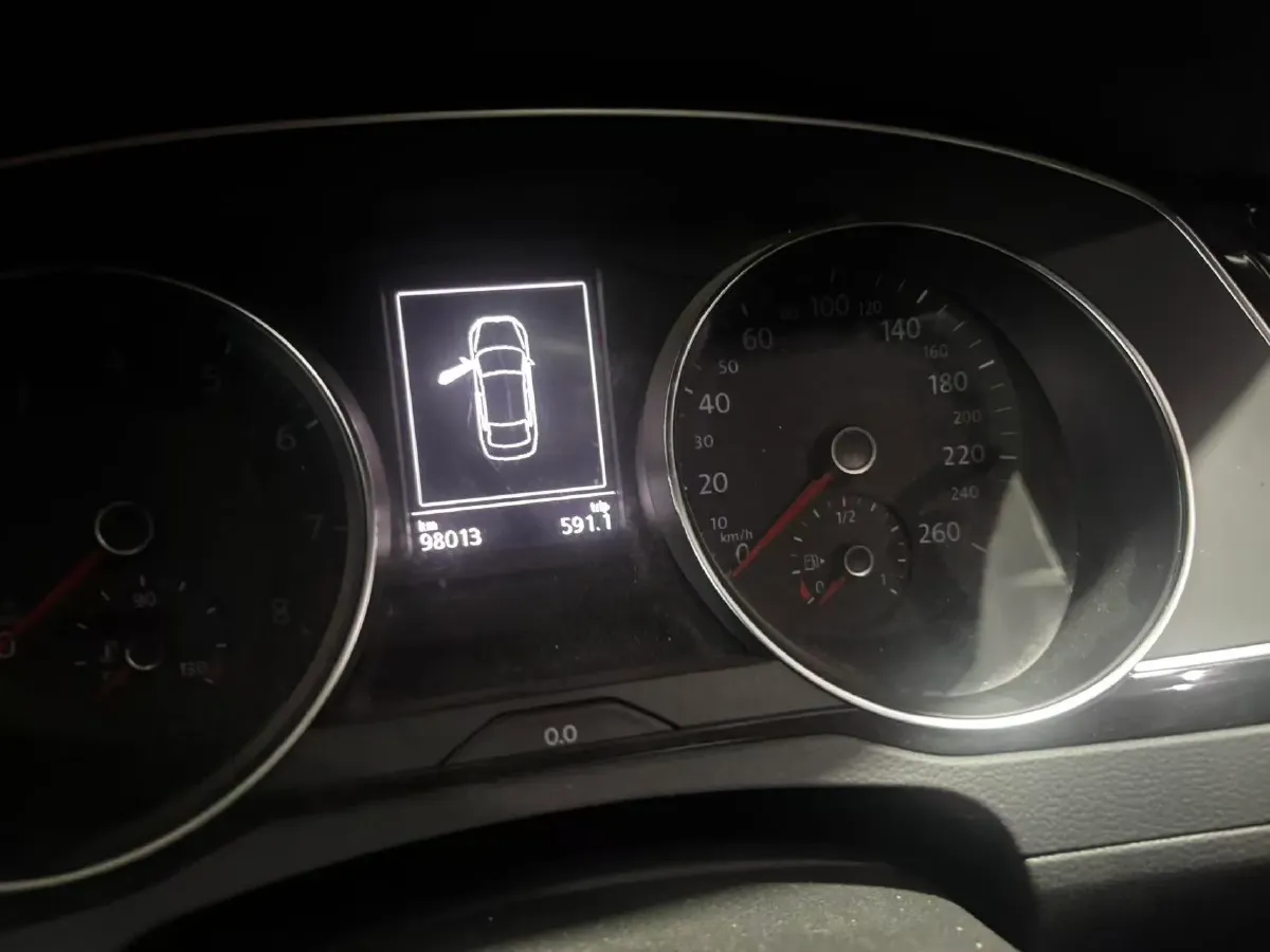 2018 Volkswagen Magotan 1.8T 180HP L4 7DCT,autocango,china used car exporter,china ev exporter,chinese used car exporter,chinese used ev exporter