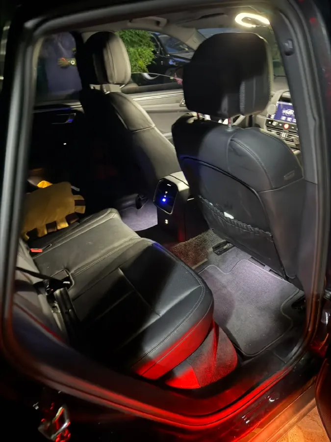 2023 Porsche Macan 2.0T 265HP L4 7DCT,autocango,china used car exporter,china ev exporter,chinese used car exporter,chinese used ev exporter