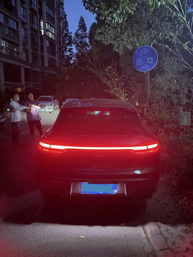 2023 Porsche Macan 2.0T 265HP L4 7DCT,autocango,china used car exporter,china ev exporter,chinese used car exporter,chinese used ev exporter