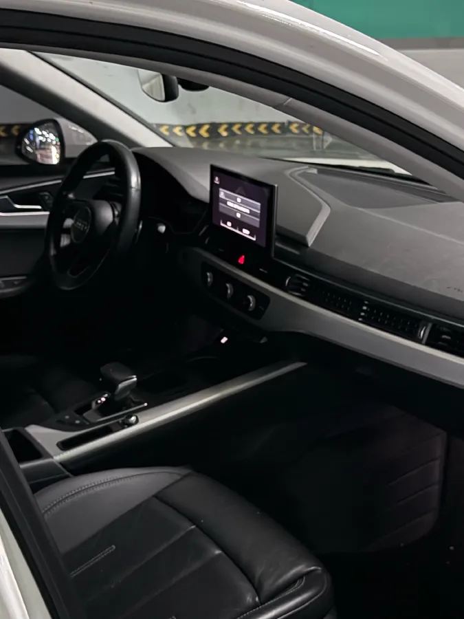 2020 Audi A4L 2.0T 190HP L4 7DCT,autocango,china used car exporter,china ev exporter,chinese used car exporter,chinese used ev exporter