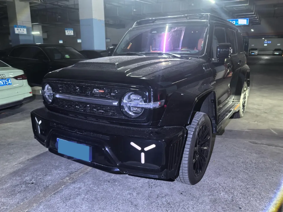 2023 Cyberspace 300 2.0T 227HP L4 8AT,autocango,china used car exporter,china ev exporter,chinese used car exporter,chinese used ev exporter