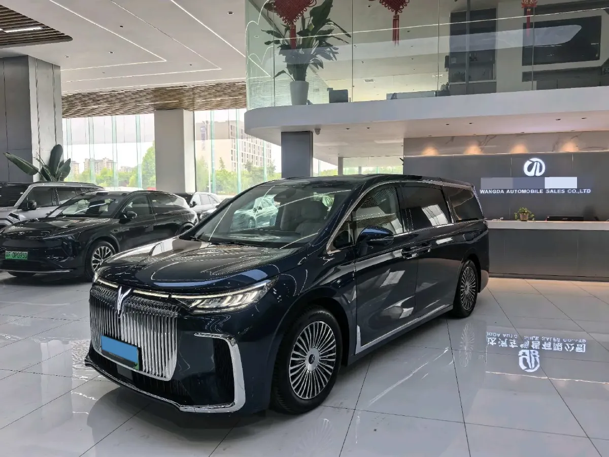 2025 Voyah Dream 1.5T 150HP L4 PHEV 41.7KWH,autocango,china used car exporter,china ev exporter,chinese used car exporter,chinese used ev exporter