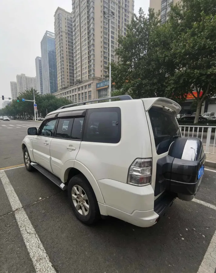 2018 Mitsubishi Pajero 3.0L 174HP V6 5AT,autocango,china used car exporter,china ev exporter,chinese used car exporter,chinese used ev exporter