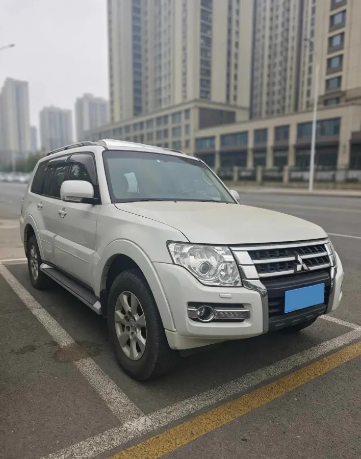 2018 Mitsubishi Pajero 3.0L 174HP V6 5AT,autocango,china used car exporter,china ev exporter,chinese used car exporter,chinese used ev exporter