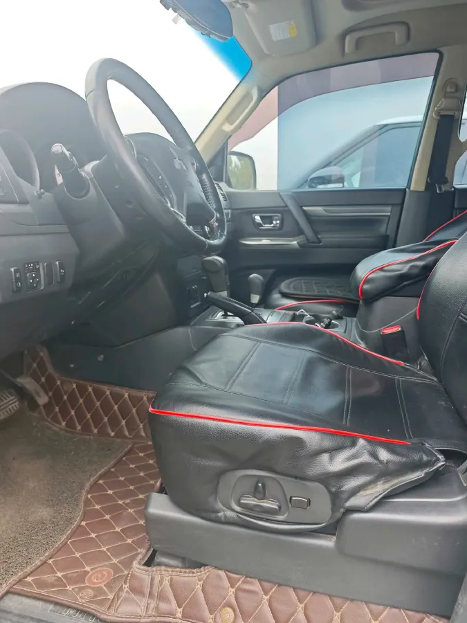 2018 Mitsubishi Pajero 3.0L 174HP V6 5AT,autocango,china used car exporter,china ev exporter,chinese used car exporter,chinese used ev exporter