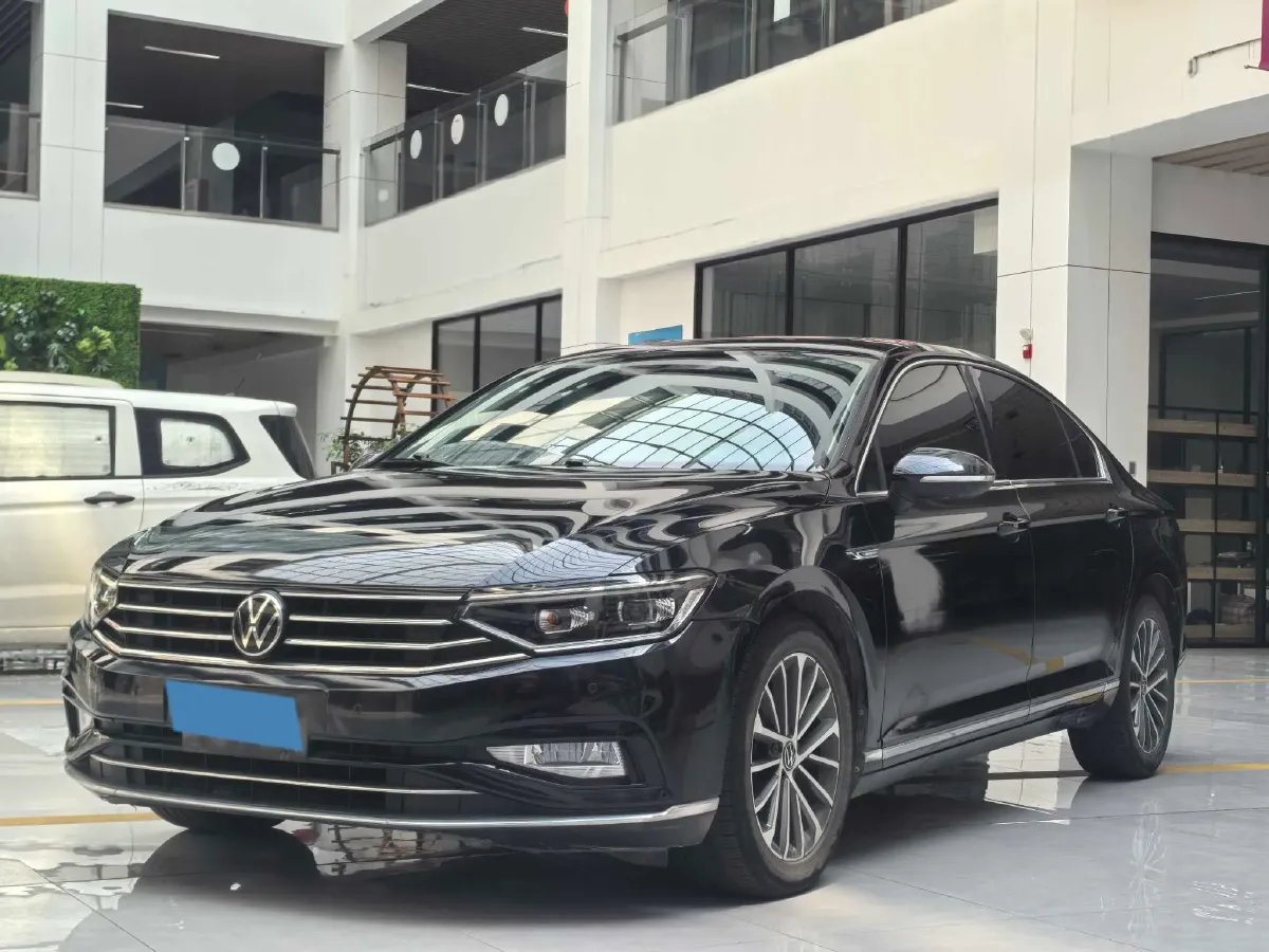 2020 Volkswagen Magotan 2.0T 186HP L4 7DCT,autocango,china used car exporter,china ev exporter,chinese used car exporter,chinese used ev exporter