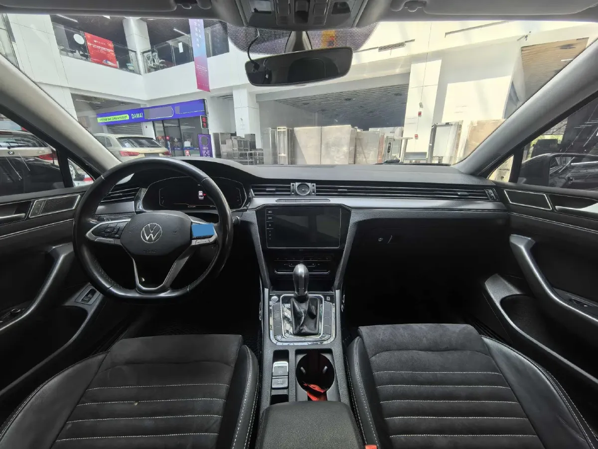 2020 Volkswagen Magotan 2.0T 186HP L4 7DCT,autocango,china used car exporter,china ev exporter,chinese used car exporter,chinese used ev exporter
