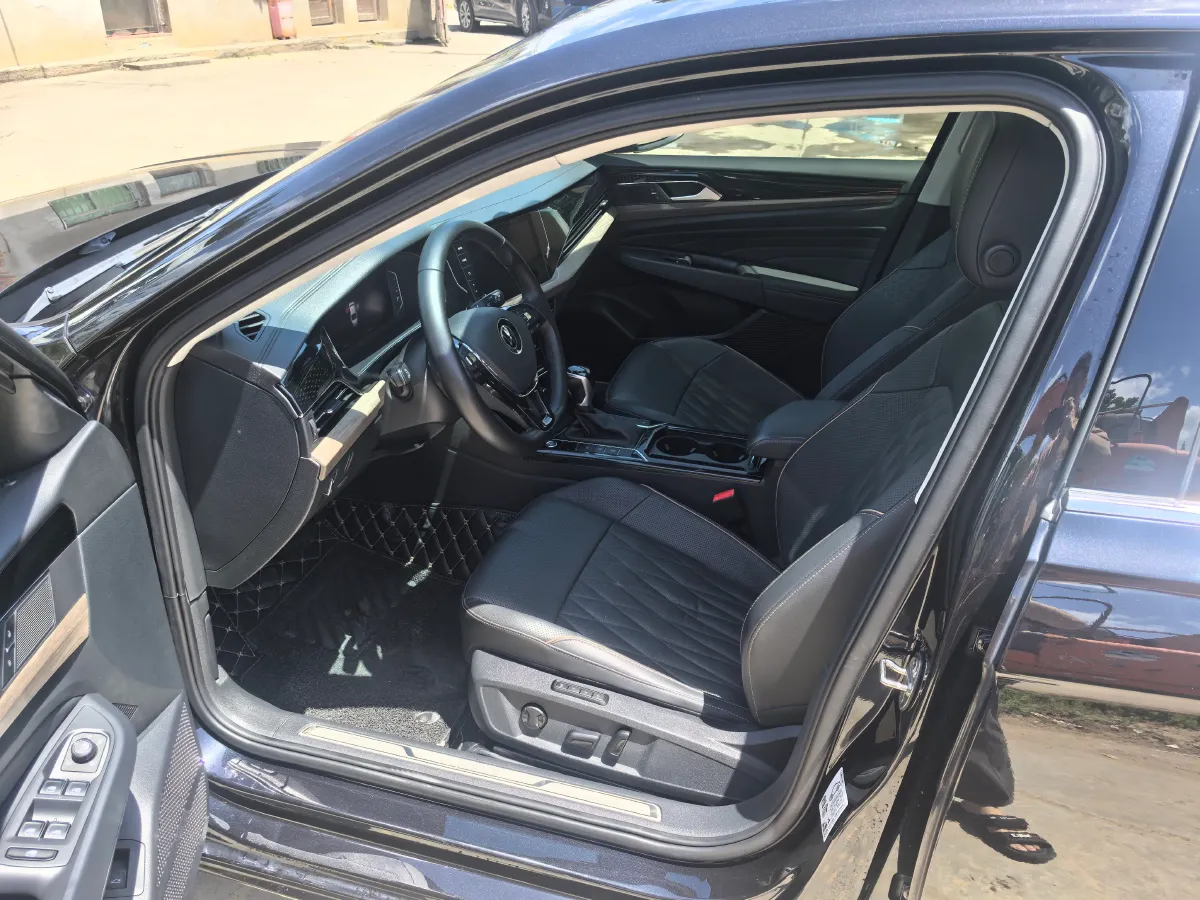 2021 Volkswagen Passat 2.0T 186HP L4 7DCT,autocango,china used car exporter,china ev exporter,chinese used car exporter,chinese used ev exporter