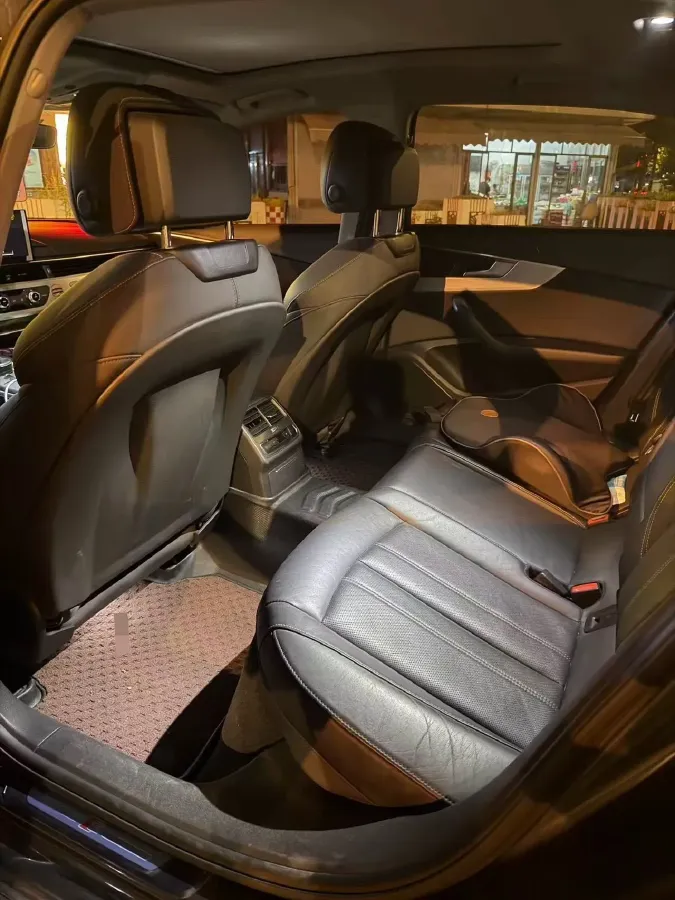 2020 Audi A4L 2.0T 150HP L4 7DCT,autocango,china used car exporter,china ev exporter,chinese used car exporter,chinese used ev exporter