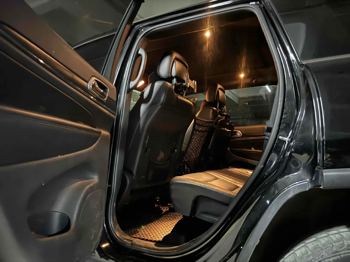 2017 Jeep Grand Cherokee 3.0L 234HP V6 8AT,autocango,china used car exporter,china ev exporter,chinese used car exporter,chinese used ev exporter