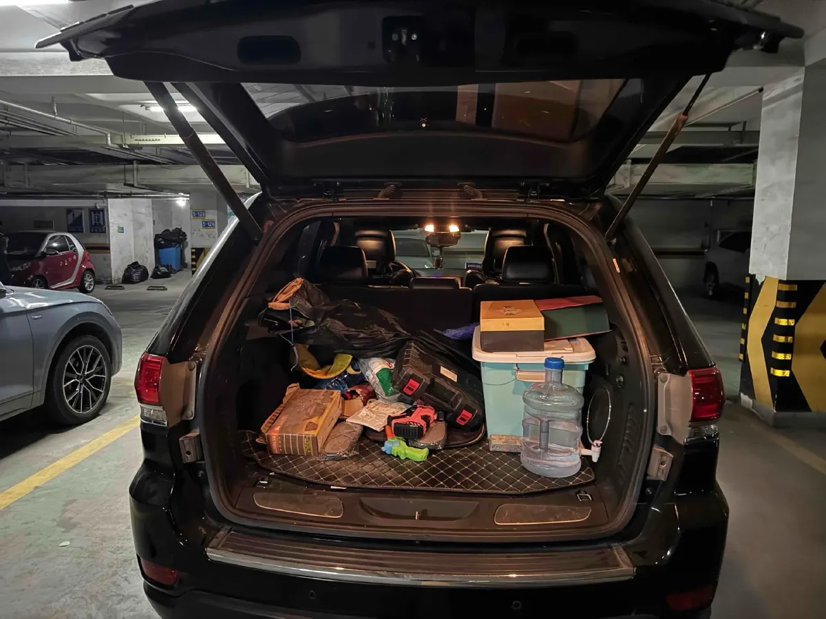2017 Jeep Grand Cherokee 3.0L 234HP V6 8AT,autocango,china used car exporter,china ev exporter,chinese used car exporter,chinese used ev exporter