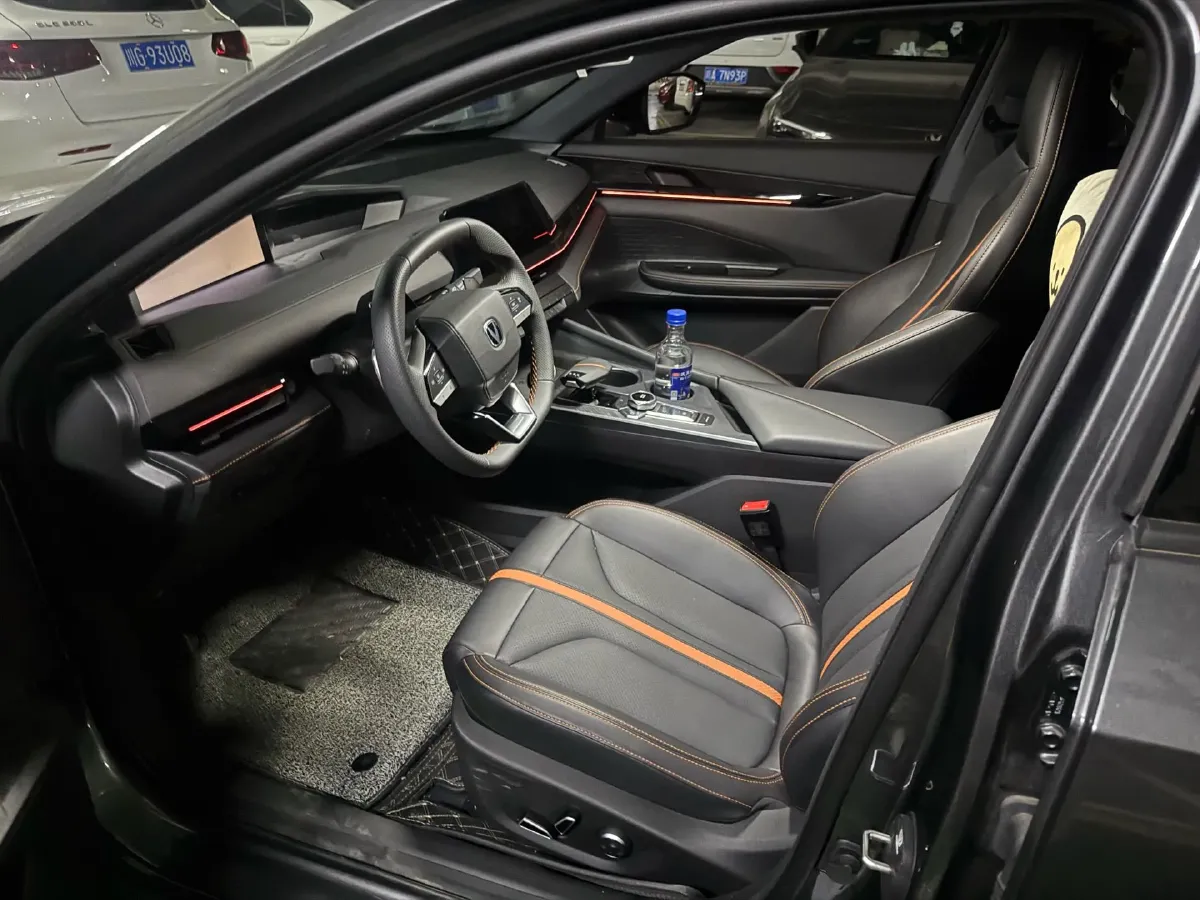 2024 ChangAn UNI-V 1.5T 188HP L4 7DCT,autocango,china used car exporter,china ev exporter,chinese used car exporter,chinese used ev exporter