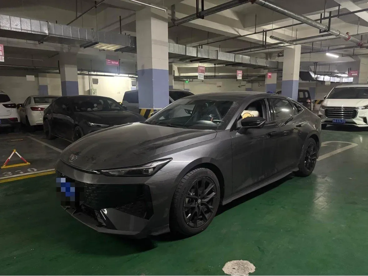 2024 ChangAn UNI-V 1.5T 188HP L4 7DCT,autocango,china used car exporter,china ev exporter,chinese used car exporter,chinese used ev exporter