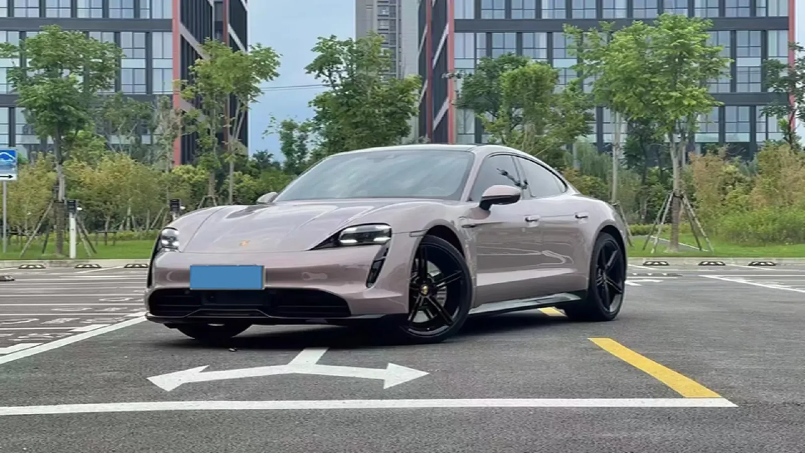 2022 Porsche Taycan 2AT BEV 79.2KWH,autocango,china used car exporter,china ev exporter,chinese used car exporter,chinese used ev exporter