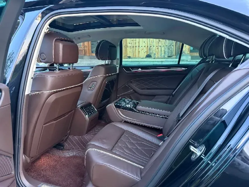 2021 Volkswagen Phideon 2.0T 224HP L4 7DCT,autocango,china used car exporter,china ev exporter,chinese used car exporter,chinese used ev exporter