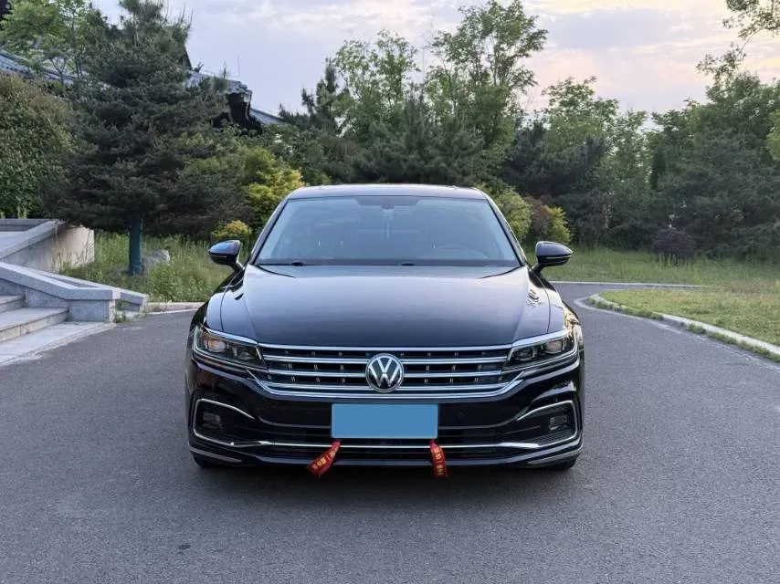 2021 Volkswagen Phideon 2.0T 224HP L4 7DCT,autocango,china used car exporter,china ev exporter,chinese used car exporter,chinese used ev exporter