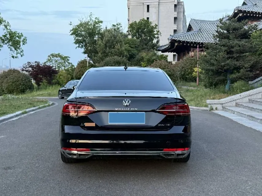2021 Volkswagen Phideon 2.0T 224HP L4 7DCT,autocango,china used car exporter,china ev exporter,chinese used car exporter,chinese used ev exporter