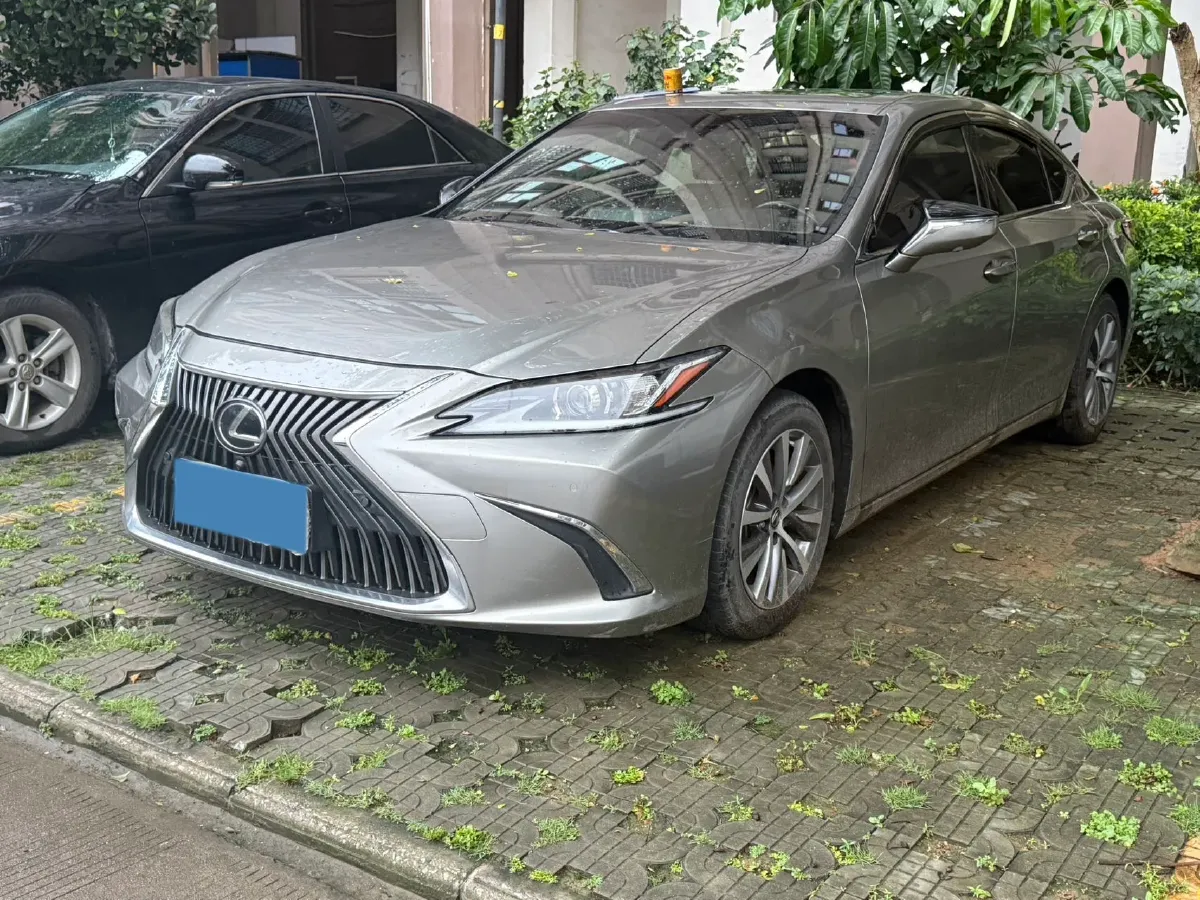 2020 Lexus ES 2.0L 173HP L4 CVT,autocango,china used car exporter,china ev exporter,chinese used car exporter,chinese used ev exporter