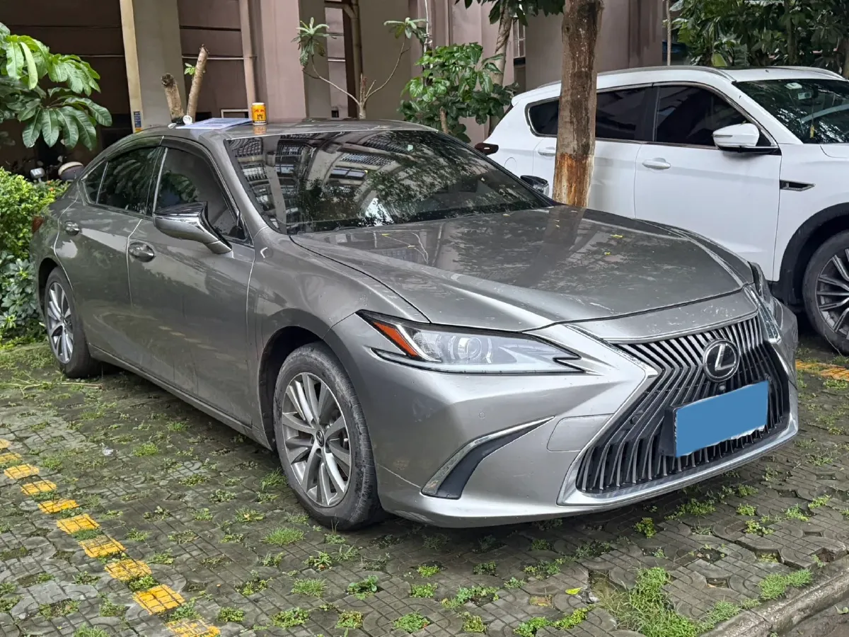 2020 Lexus ES 2.0L 173HP L4 CVT,autocango,china used car exporter,china ev exporter,chinese used car exporter,chinese used ev exporter