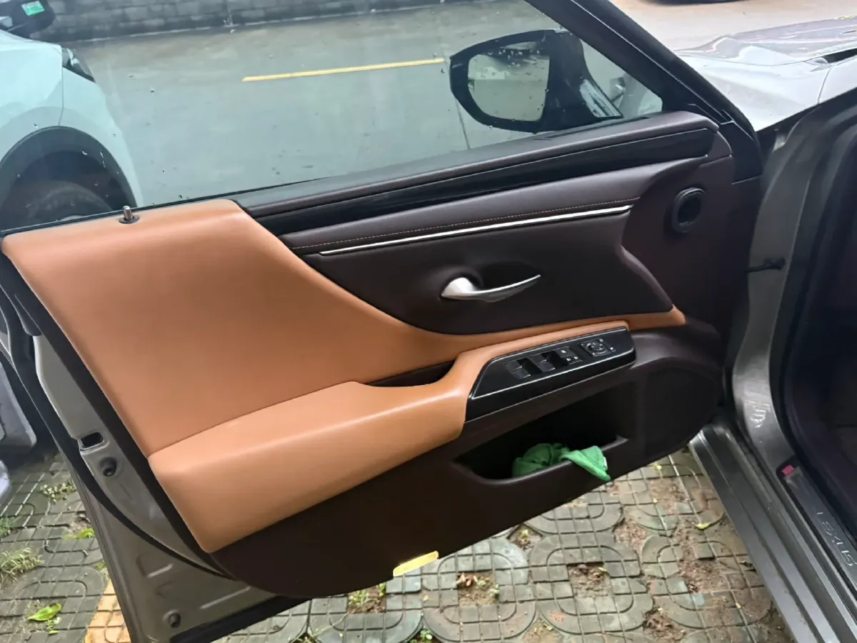2020 Lexus ES 2.0L 173HP L4 CVT,autocango,china used car exporter,china ev exporter,chinese used car exporter,chinese used ev exporter