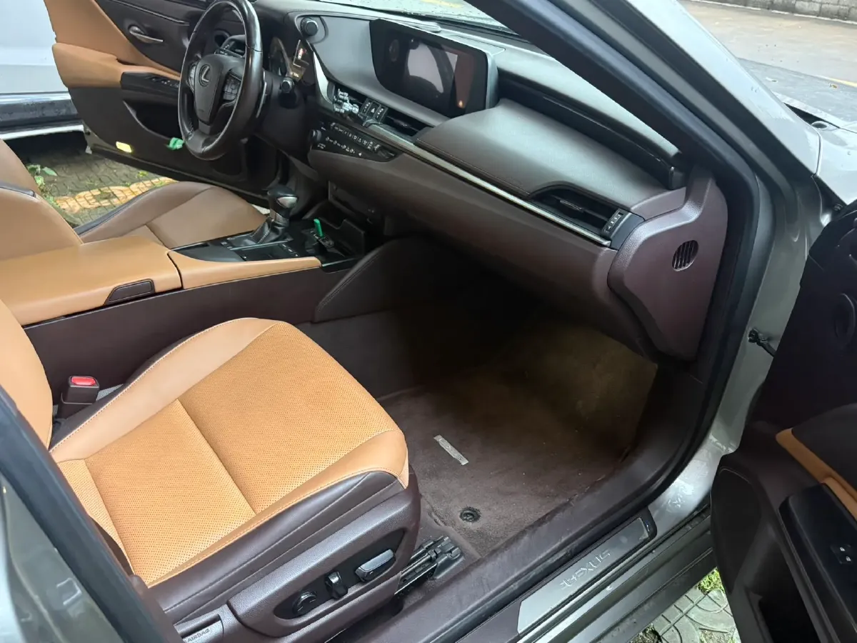 2020 Lexus ES 2.0L 173HP L4 CVT,autocango,china used car exporter,china ev exporter,chinese used car exporter,chinese used ev exporter