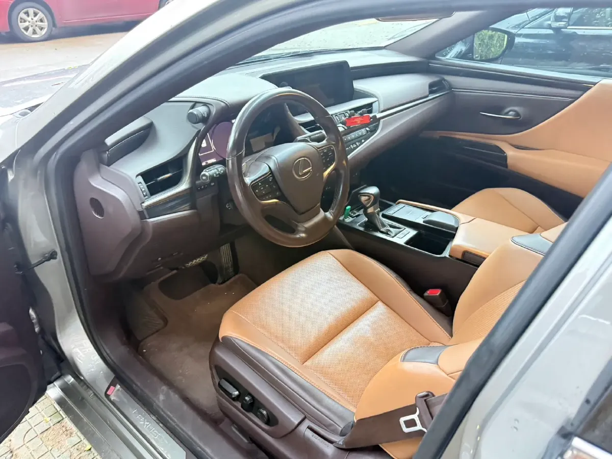 2020 Lexus ES 2.0L 173HP L4 CVT,autocango,china used car exporter,china ev exporter,chinese used car exporter,chinese used ev exporter