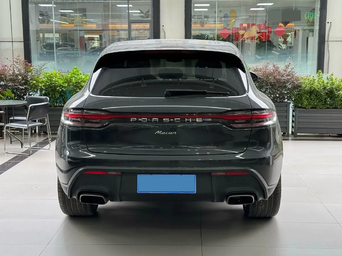 2022 Porsche Macan 2.0T 265HP L4 7DCT,autocango,china used car exporter,china ev exporter,chinese used car exporter,chinese used ev exporter