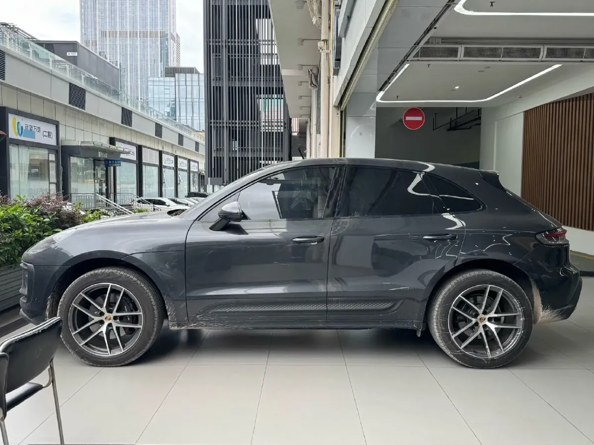 2022 Porsche Macan 2.0T 265HP L4 7DCT,autocango,china used car exporter,china ev exporter,chinese used car exporter,chinese used ev exporter