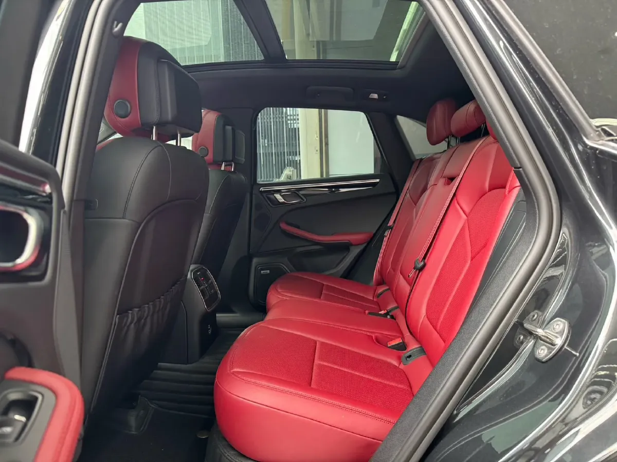 2022 Porsche Macan 2.0T 265HP L4 7DCT,autocango,china used car exporter,china ev exporter,chinese used car exporter,chinese used ev exporter