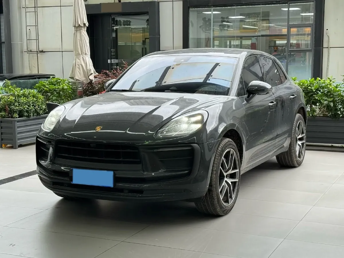 2022 Porsche Macan 2.0T 265HP L4 7DCT,autocango,china used car exporter,china ev exporter,chinese used car exporter,chinese used ev exporter