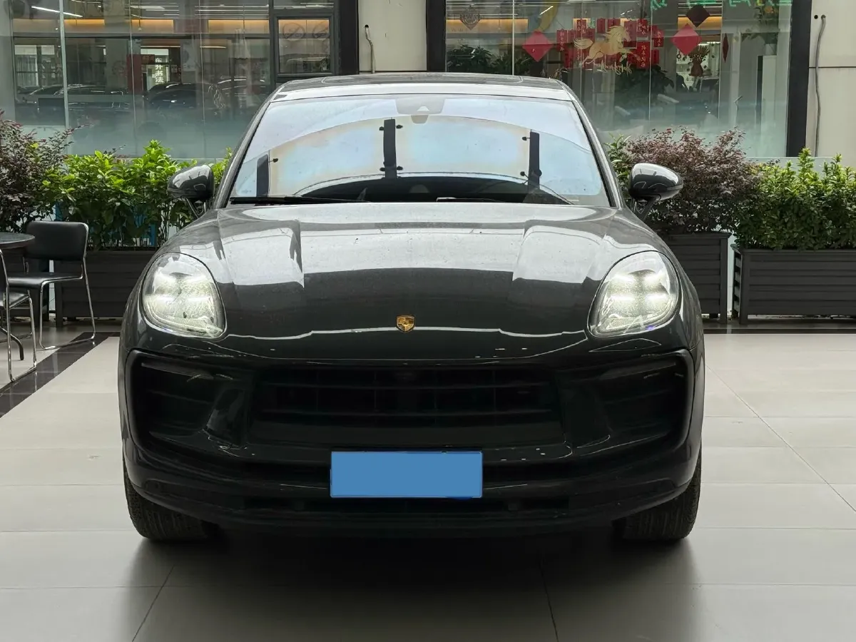 2022 Porsche Macan 2.0T 265HP L4 7DCT,autocango,china used car exporter,china ev exporter,chinese used car exporter,chinese used ev exporter