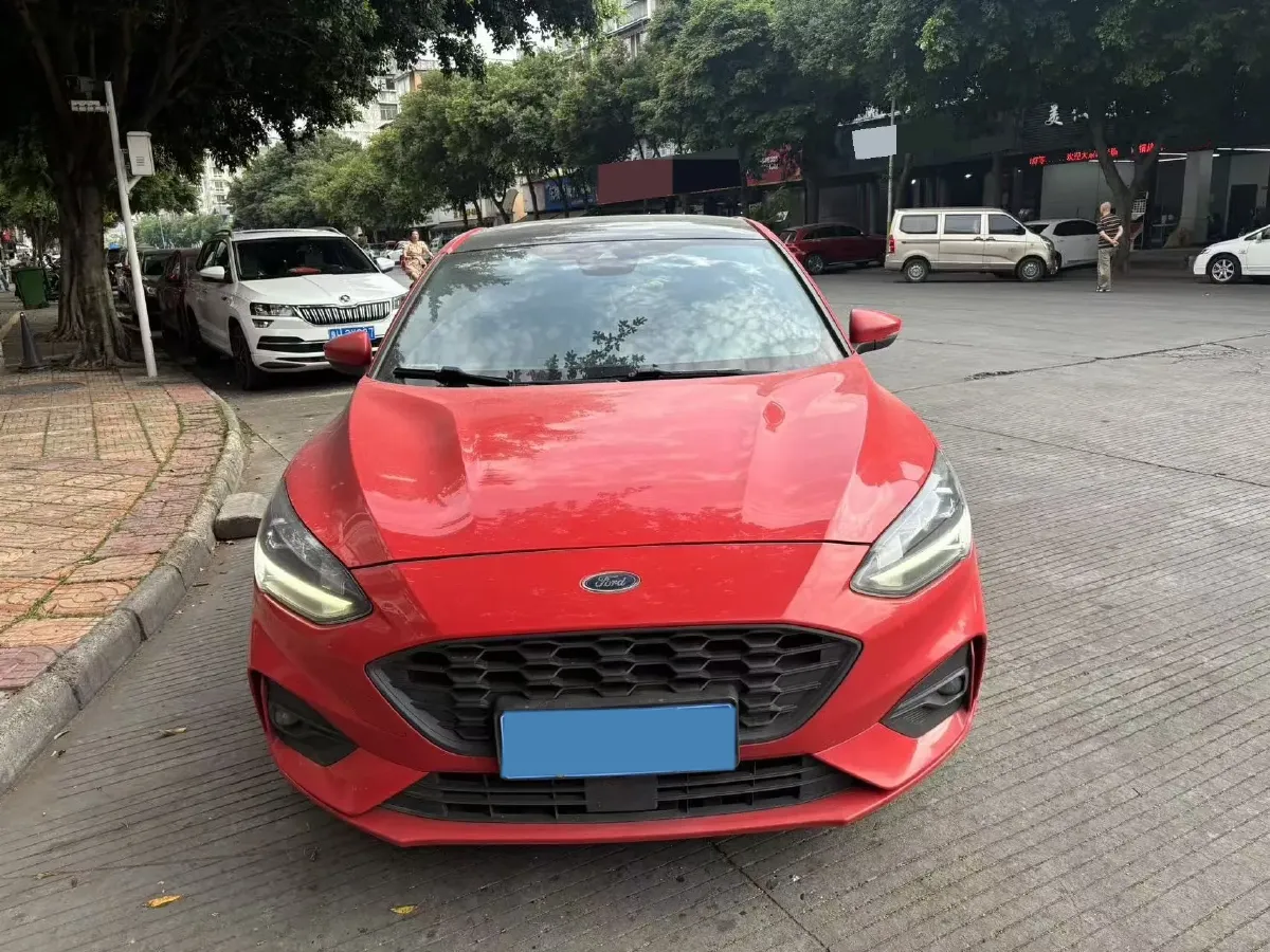 2021 Ford Focus 1.5T 174HP L3 8AT,autocango,china used car exporter,china ev exporter,chinese used car exporter,chinese used ev exporter