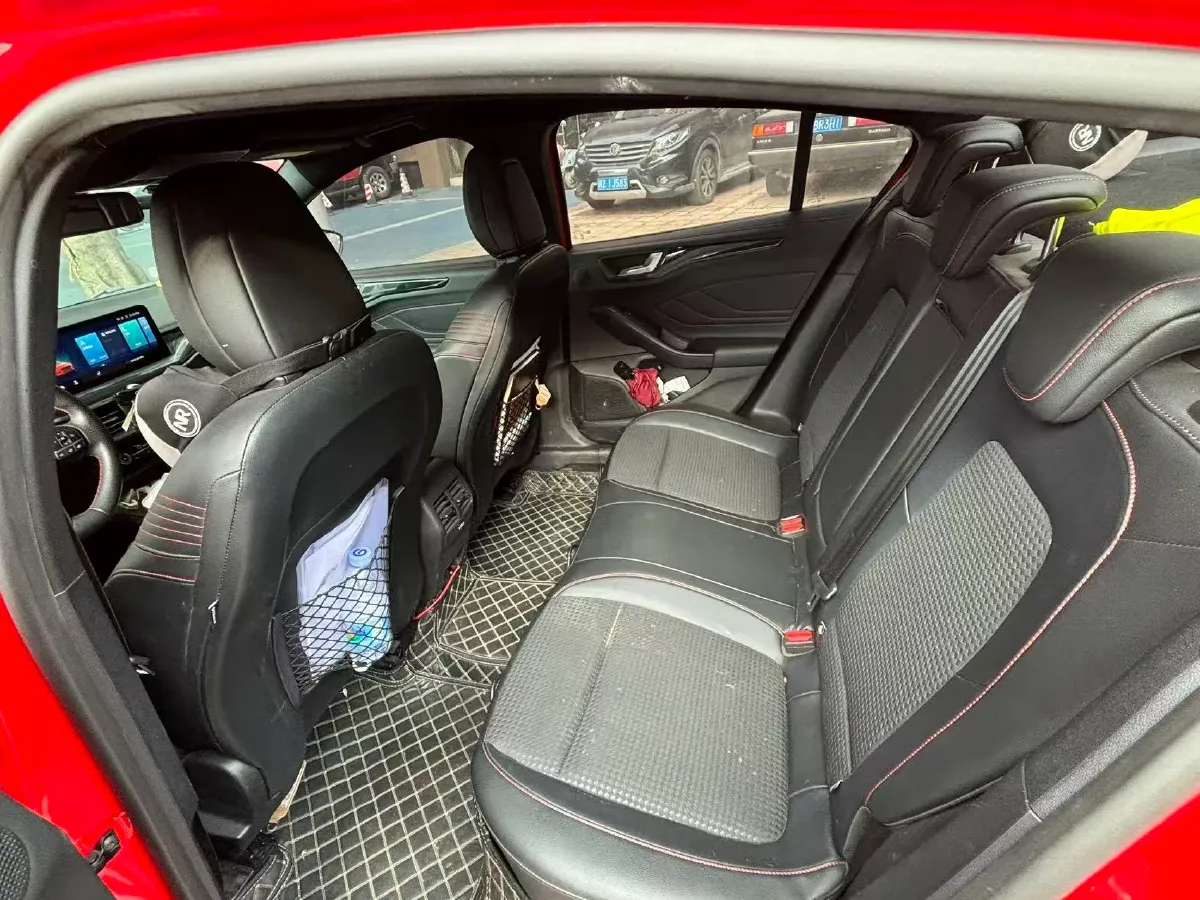 2021 Ford Focus 1.5T 174HP L3 8AT,autocango,china used car exporter,china ev exporter,chinese used car exporter,chinese used ev exporter