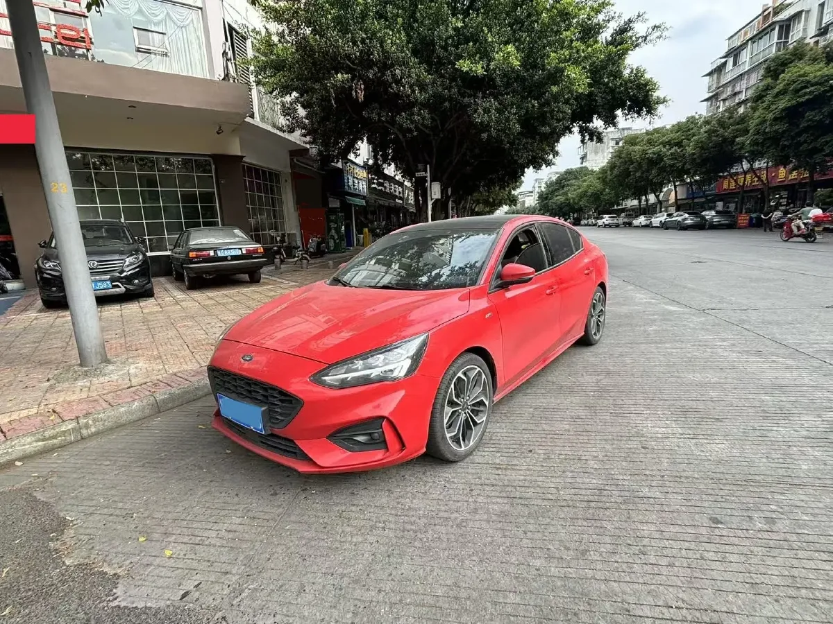 2021 Ford Focus 1.5T 174HP L3 8AT,autocango,china used car exporter,china ev exporter,chinese used car exporter,chinese used ev exporter