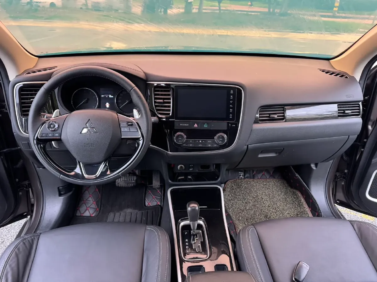 2019 Mitsubishi Outlander 2.4L 192HP L4 CVT,autocango,china used car exporter,china ev exporter,chinese used car exporter,chinese used ev exporter