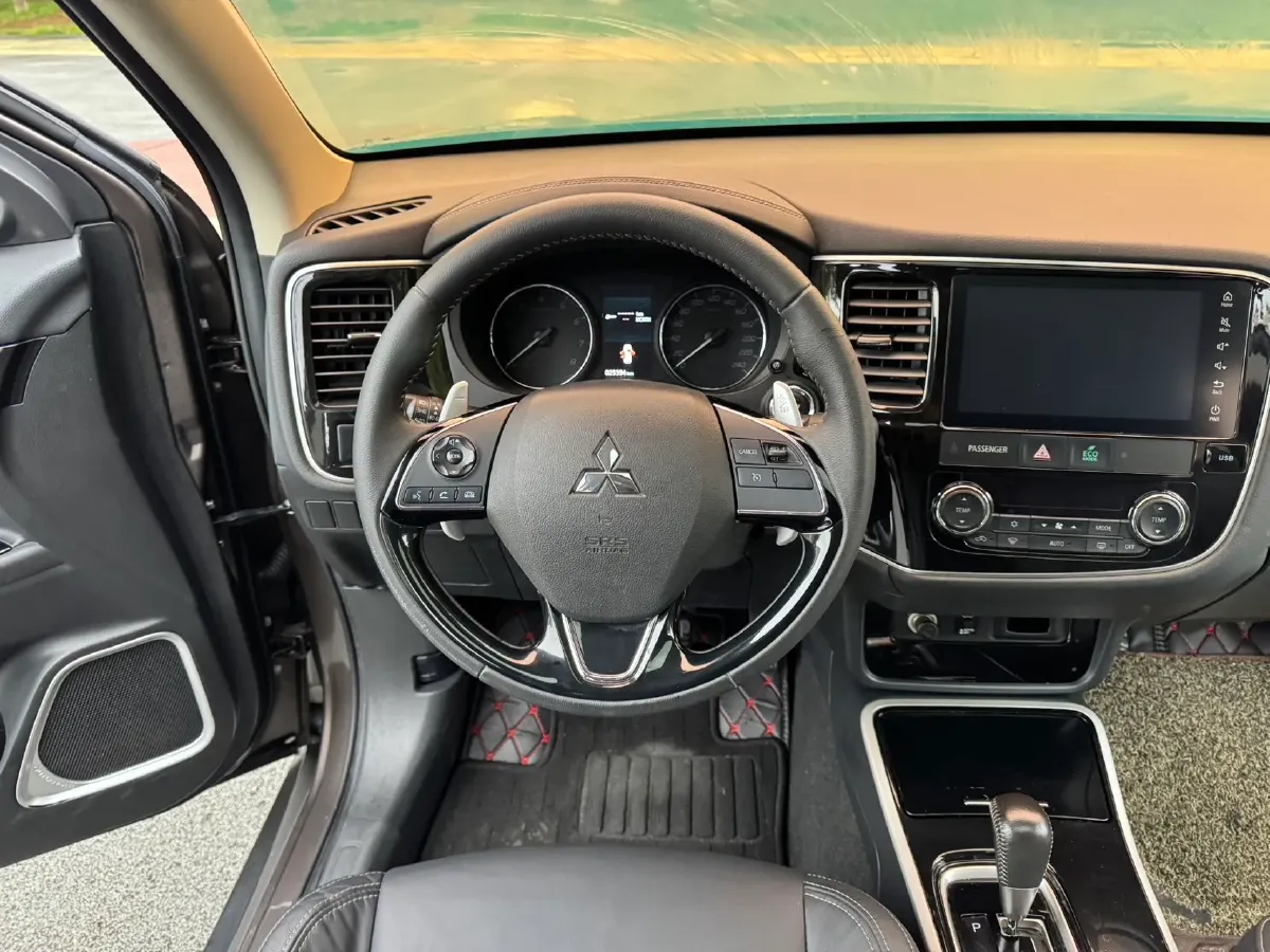 2019 Mitsubishi Outlander 2.4L 192HP L4 CVT,autocango,china used car exporter,china ev exporter,chinese used car exporter,chinese used ev exporter