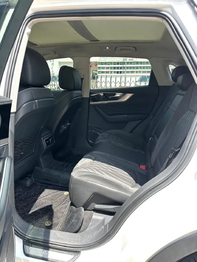 2019 HongQi HS5 2.0T 224HP L4 6AT,autocango,china used car exporter,china ev exporter,chinese used car exporter,chinese used ev exporter
