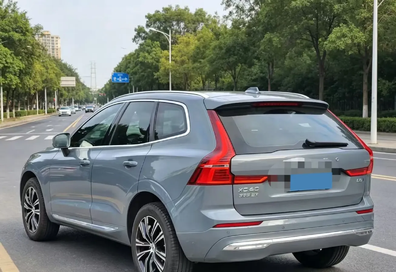 2022 Volvo XC60 2.0T 250HP L4 8AT,autocango,china used car exporter,china ev exporter,chinese used car exporter,chinese used ev exporter