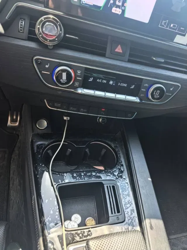 2024 Audi A4L 2.0T 190HP L4 7DCT,autocango,china used car exporter,china ev exporter,chinese used car exporter,chinese used ev exporter