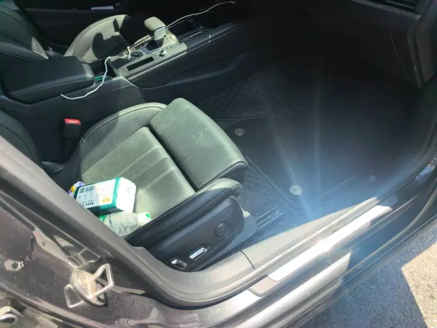 2024 Audi A4L 2.0T 190HP L4 7DCT,autocango,china used car exporter,china ev exporter,chinese used car exporter,chinese used ev exporter