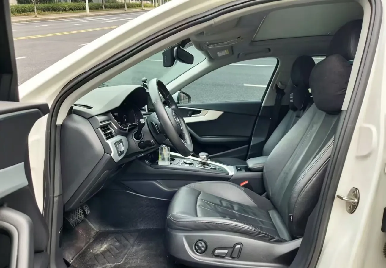 2019 Audi A4L 2.0T 190HP L4 7DCT,autocango,china used car exporter,china ev exporter,chinese used car exporter,chinese used ev exporter