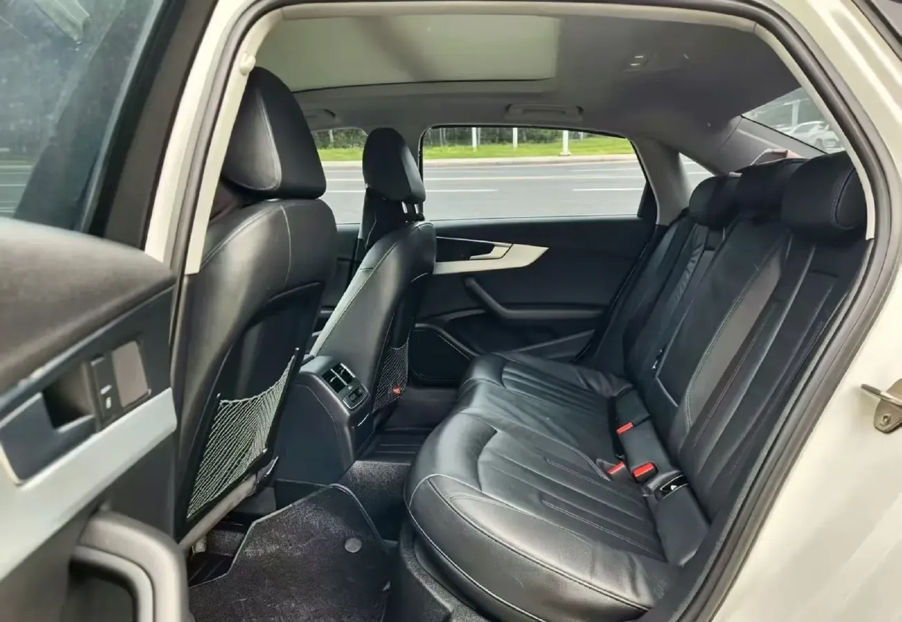 2019 Audi A4L 2.0T 190HP L4 7DCT,autocango,china used car exporter,china ev exporter,chinese used car exporter,chinese used ev exporter
