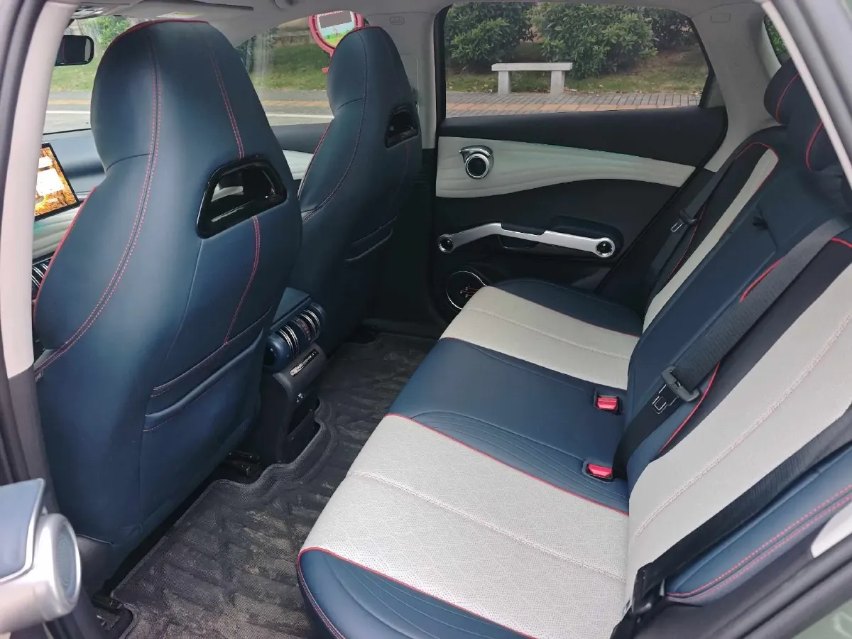2022 Roewe RX5 MAX 1.5T 181HP L4 6AT,autocango,china used car exporter,china ev exporter,chinese used car exporter,chinese used ev exporter