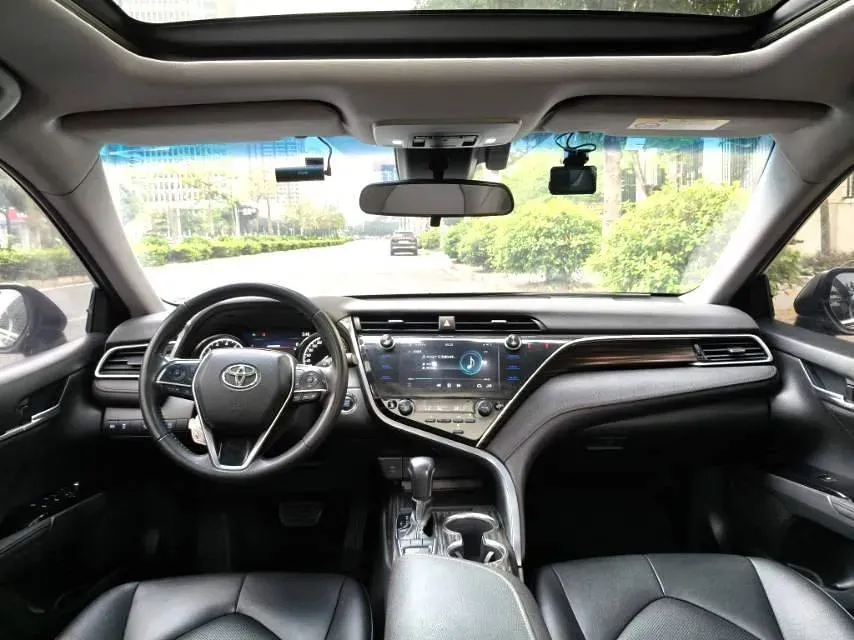 2019 Toyota Camry 2.5L 209HP L4 8AT,autocango,china used car exporter,china ev exporter,chinese used car exporter,chinese used ev exporter