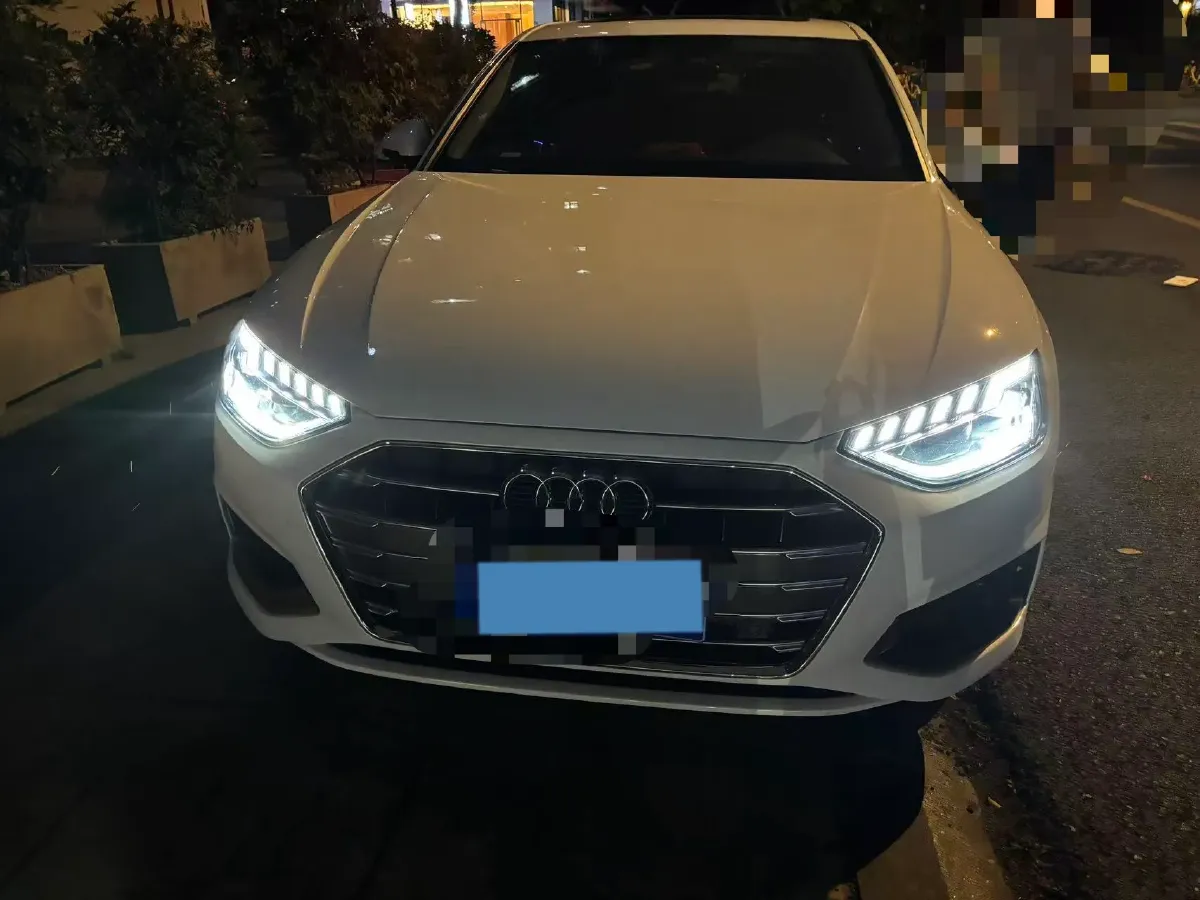 2022 Audi A4L 2.0T 190HP L4 7DCT,autocango,china used car exporter,china ev exporter,chinese used car exporter,chinese used ev exporter