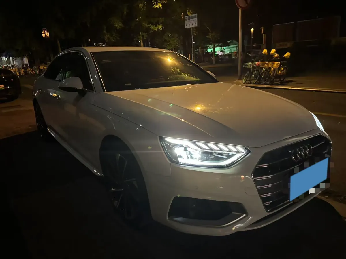 2022 Audi A4L 2.0T 190HP L4 7DCT,autocango,china used car exporter,china ev exporter,chinese used car exporter,chinese used ev exporter