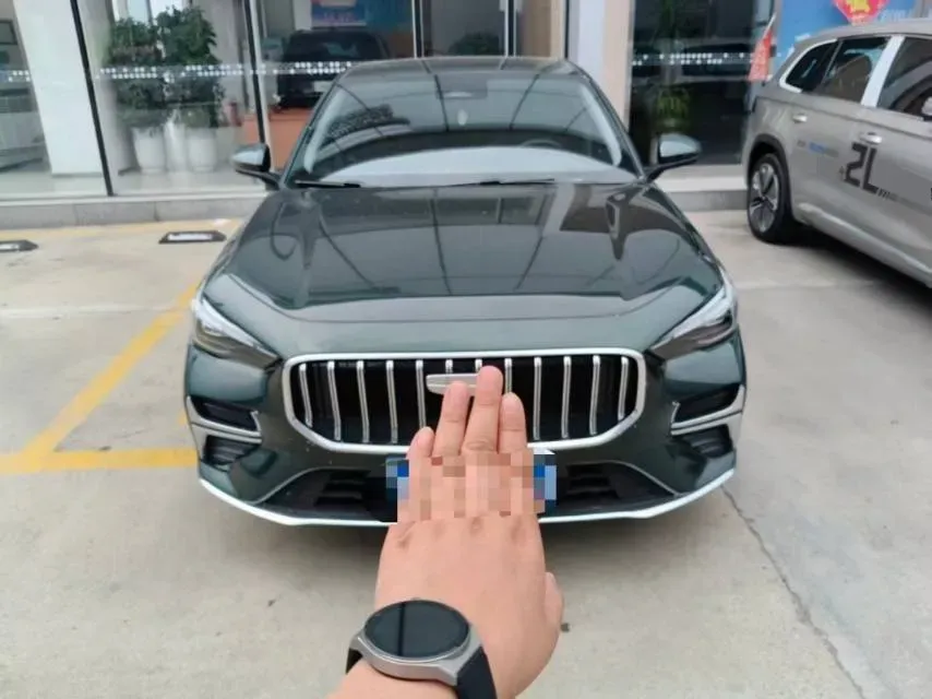 2025 Geely Emgrand 1.5L 127HP L4 CVT,autocango,china used car exporter,china ev exporter,chinese used car exporter,chinese used ev exporter